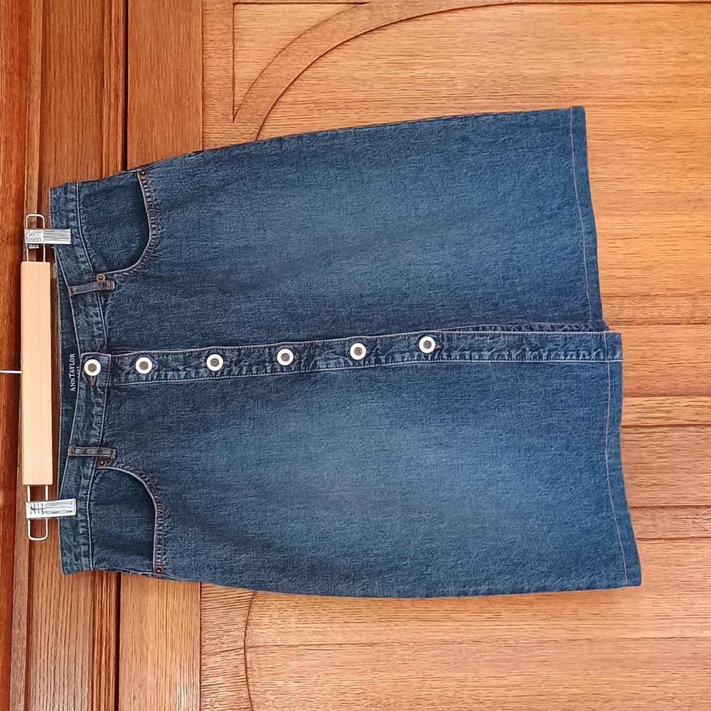 Classic buttoned slim jeans skirt by Ann Taylor, size10